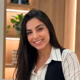 Петя Николова